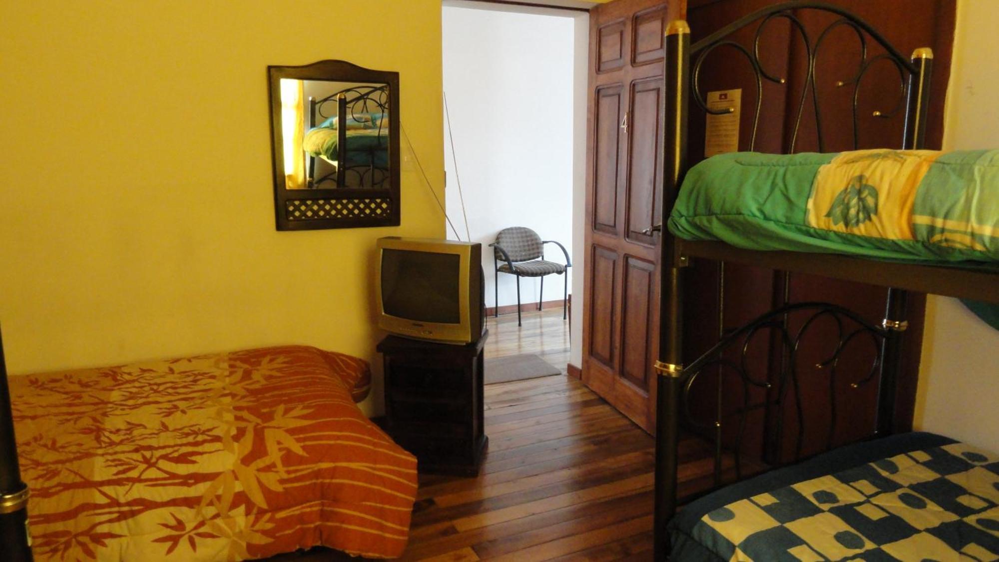 Hostal Del Piamonte Кіто Екстер'єр фото