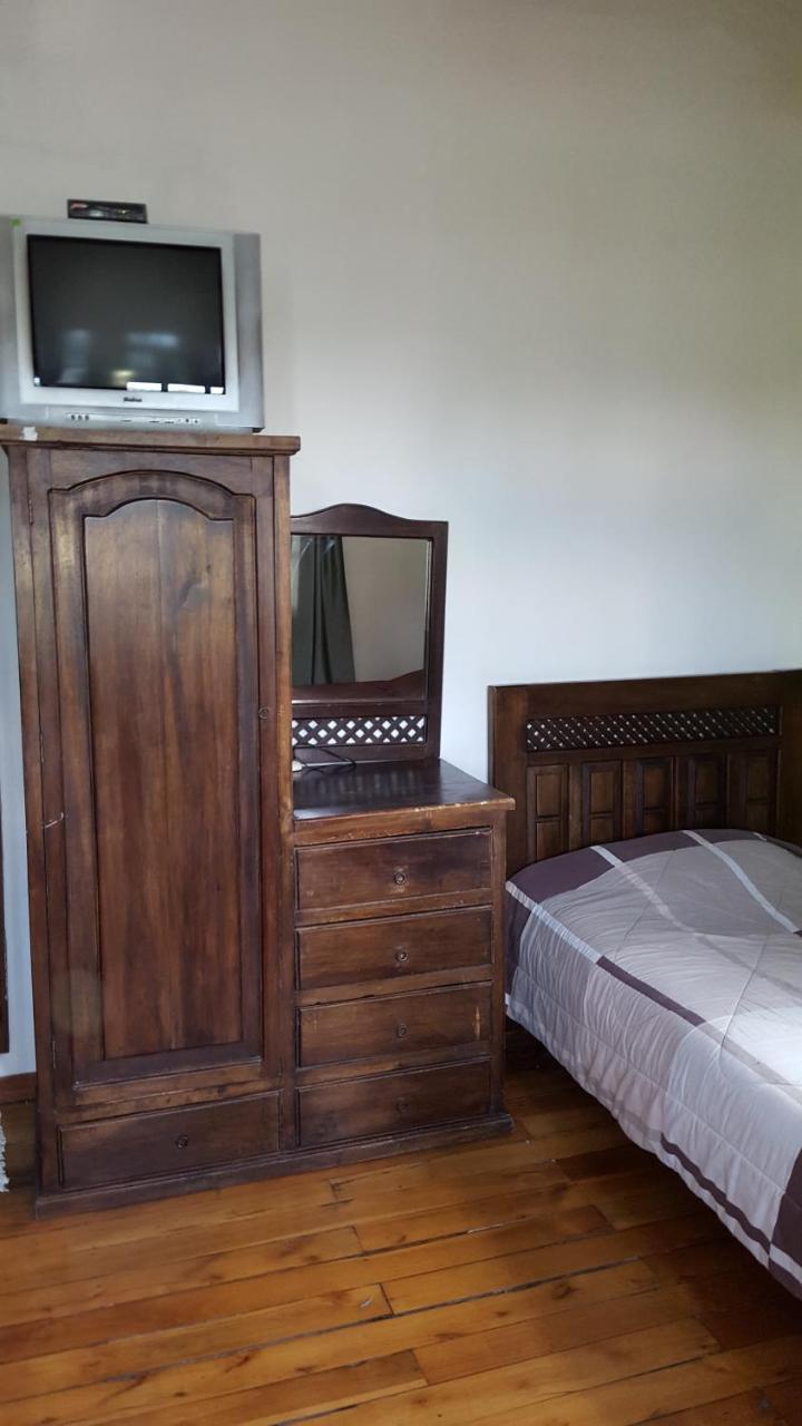 Hostal Del Piamonte Кіто Екстер'єр фото